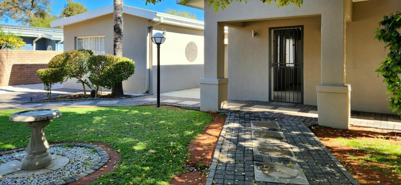 Green Kalahari Guesthouse Upington Exterior foto