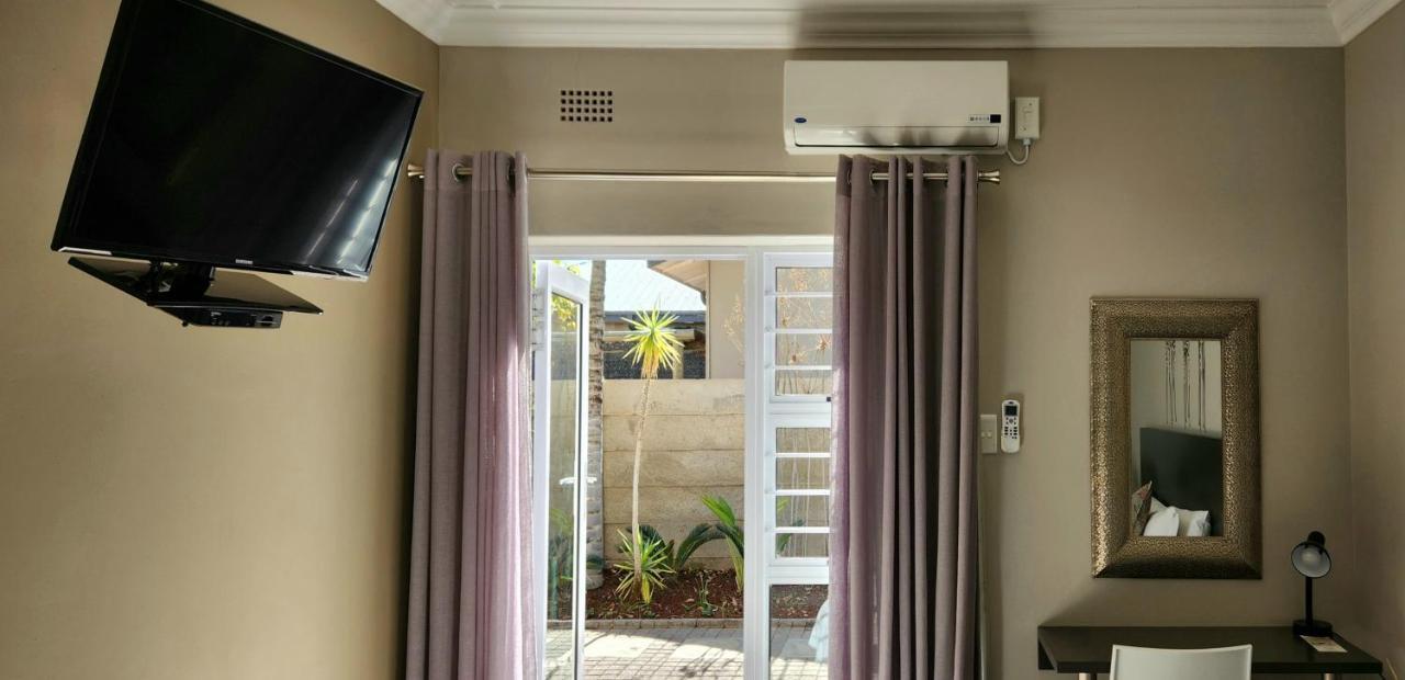 Green Kalahari Guesthouse Upington Exterior foto