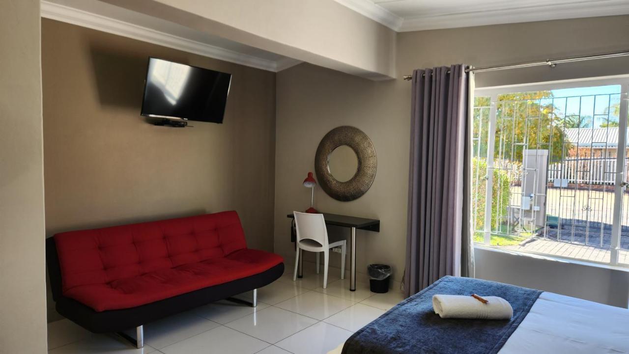 Green Kalahari Guesthouse Upington Exterior foto